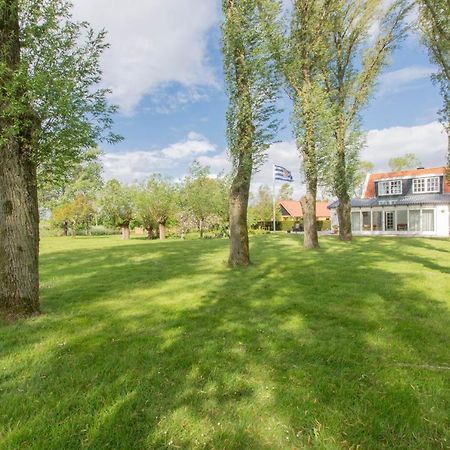 Prachtig Gelegen Vrijstaand Landhuis Hansweert Bagian luar foto