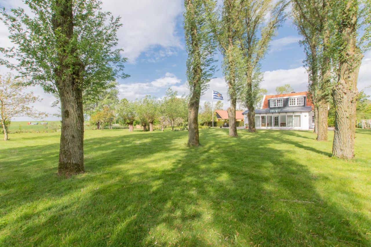 Prachtig Gelegen Vrijstaand Landhuis Hansweert Bagian luar foto