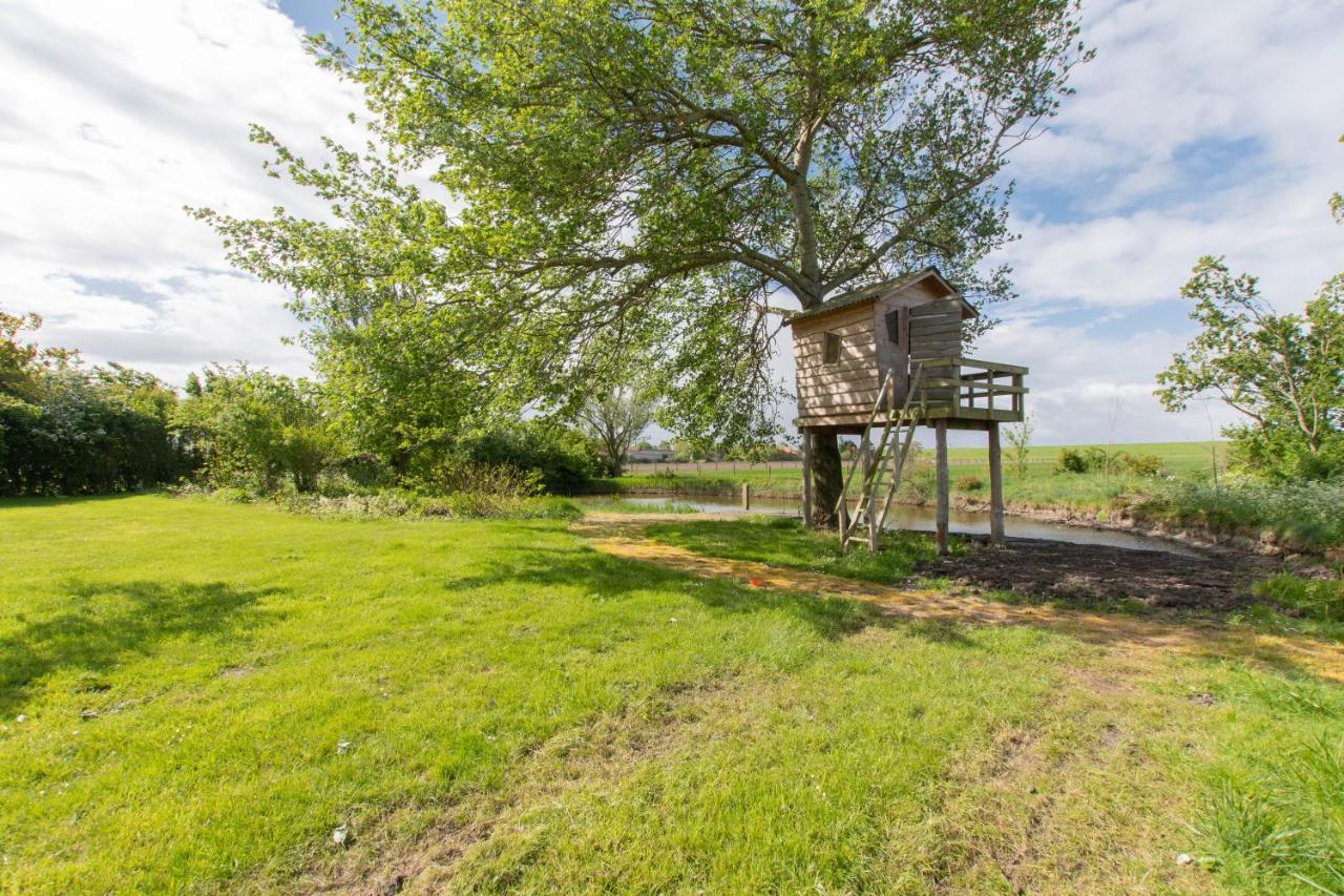 Prachtig Gelegen Vrijstaand Landhuis Hansweert Bagian luar foto