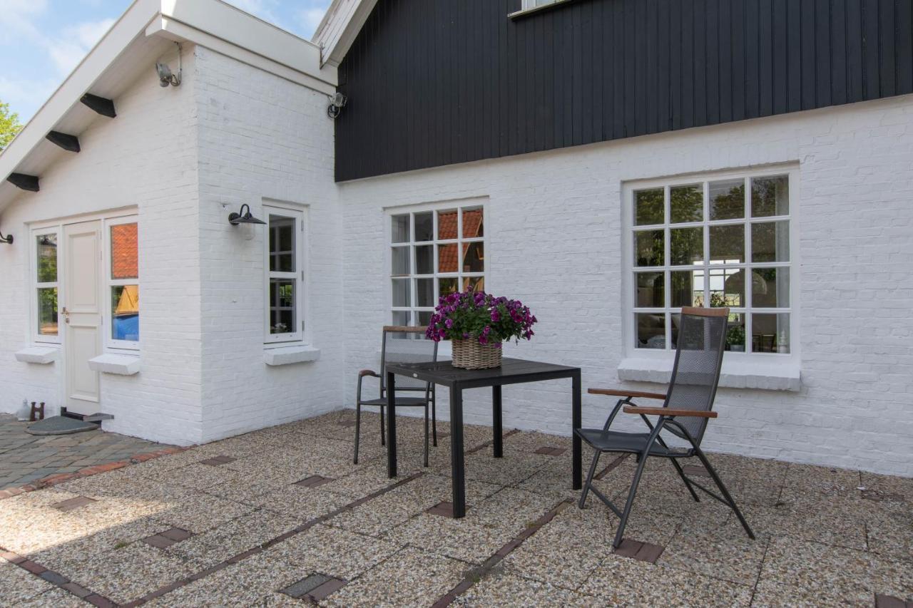 Prachtig Gelegen Vrijstaand Landhuis Hansweert Bagian luar foto