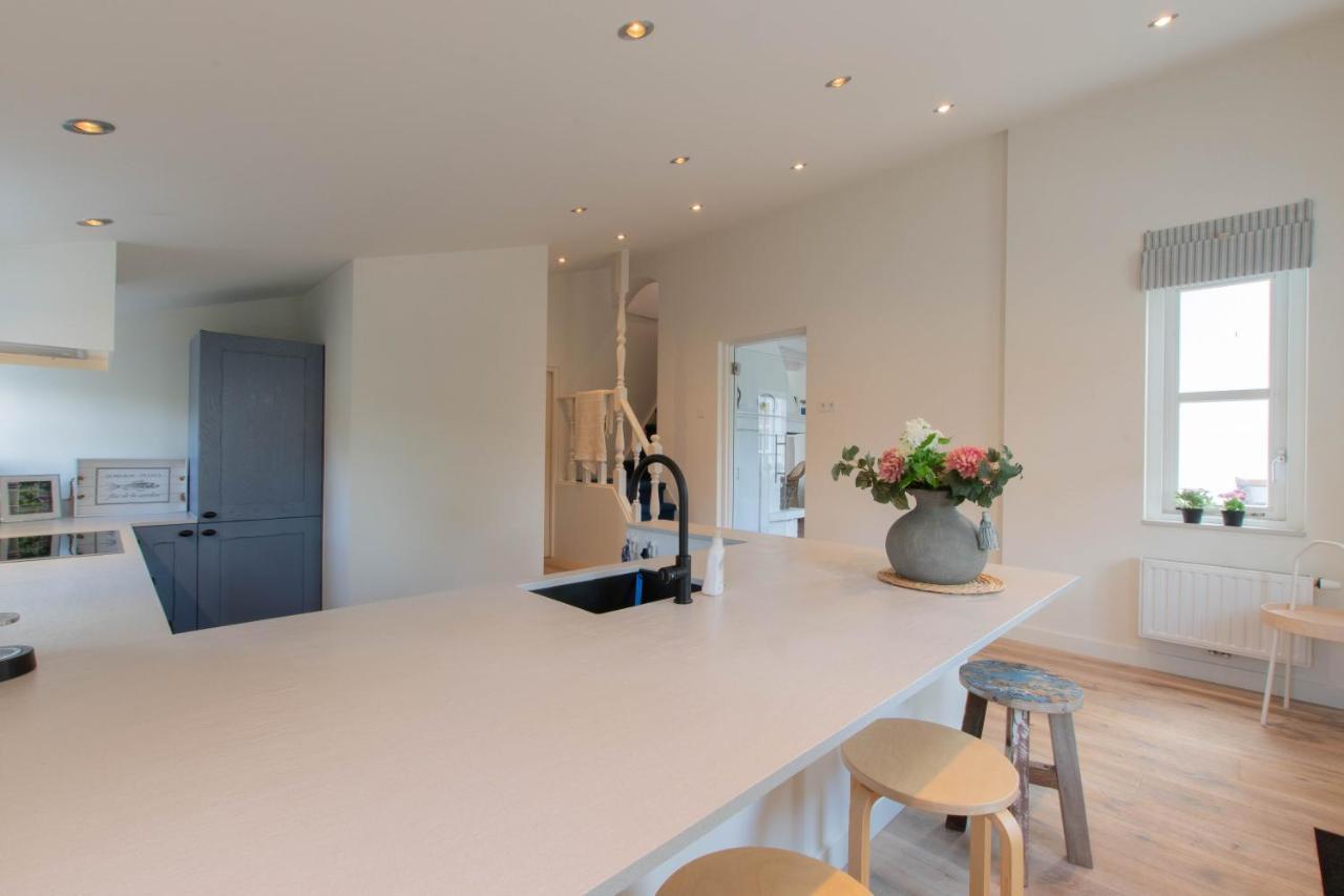 Prachtig Gelegen Vrijstaand Landhuis Hansweert Bagian luar foto