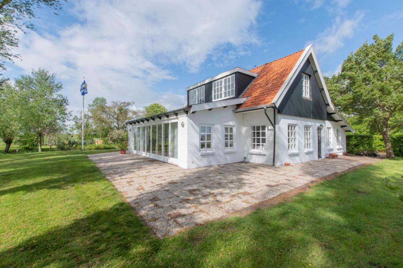 Prachtig Gelegen Vrijstaand Landhuis Hansweert Bagian luar foto