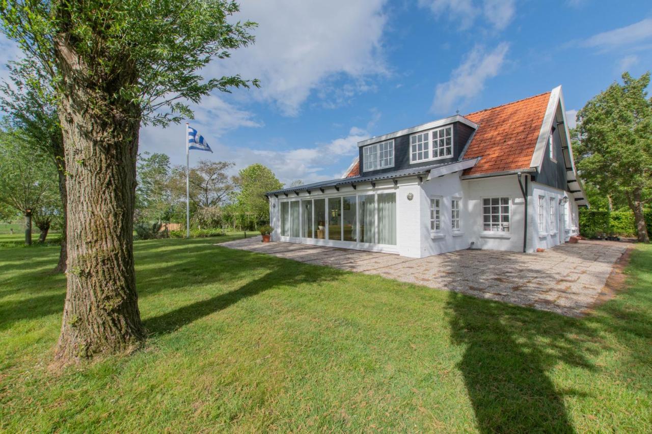 Prachtig Gelegen Vrijstaand Landhuis Hansweert Bagian luar foto