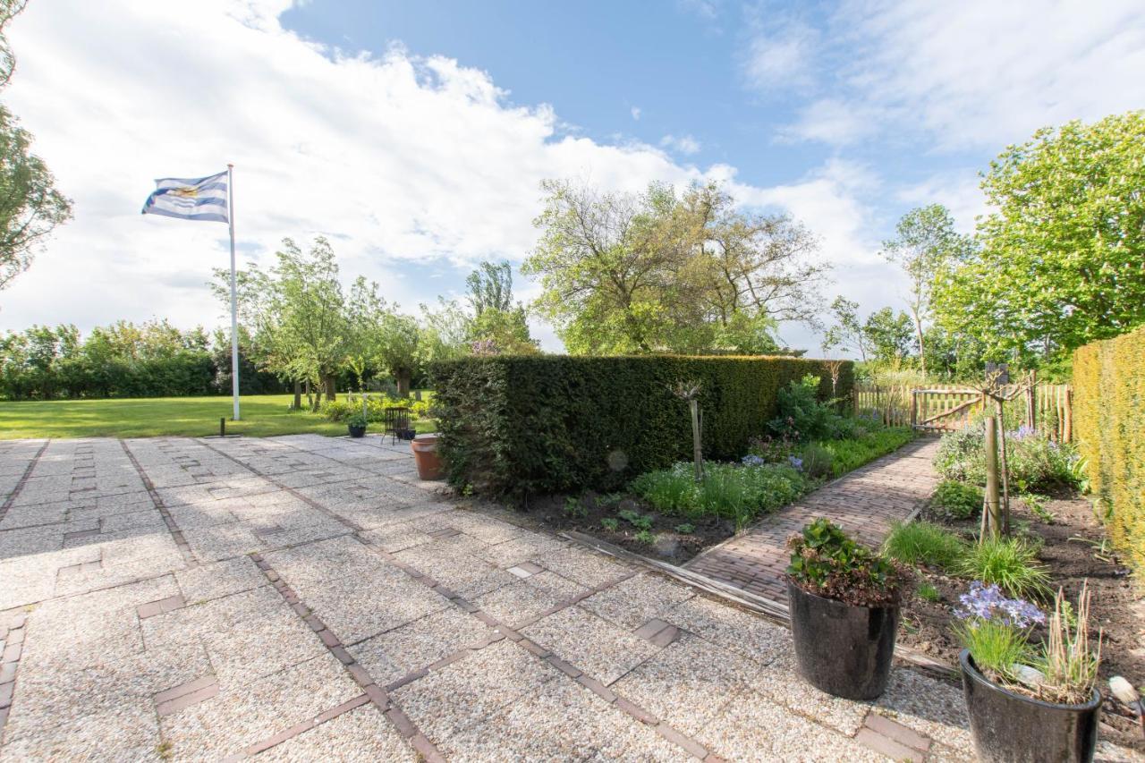 Prachtig Gelegen Vrijstaand Landhuis Hansweert Bagian luar foto