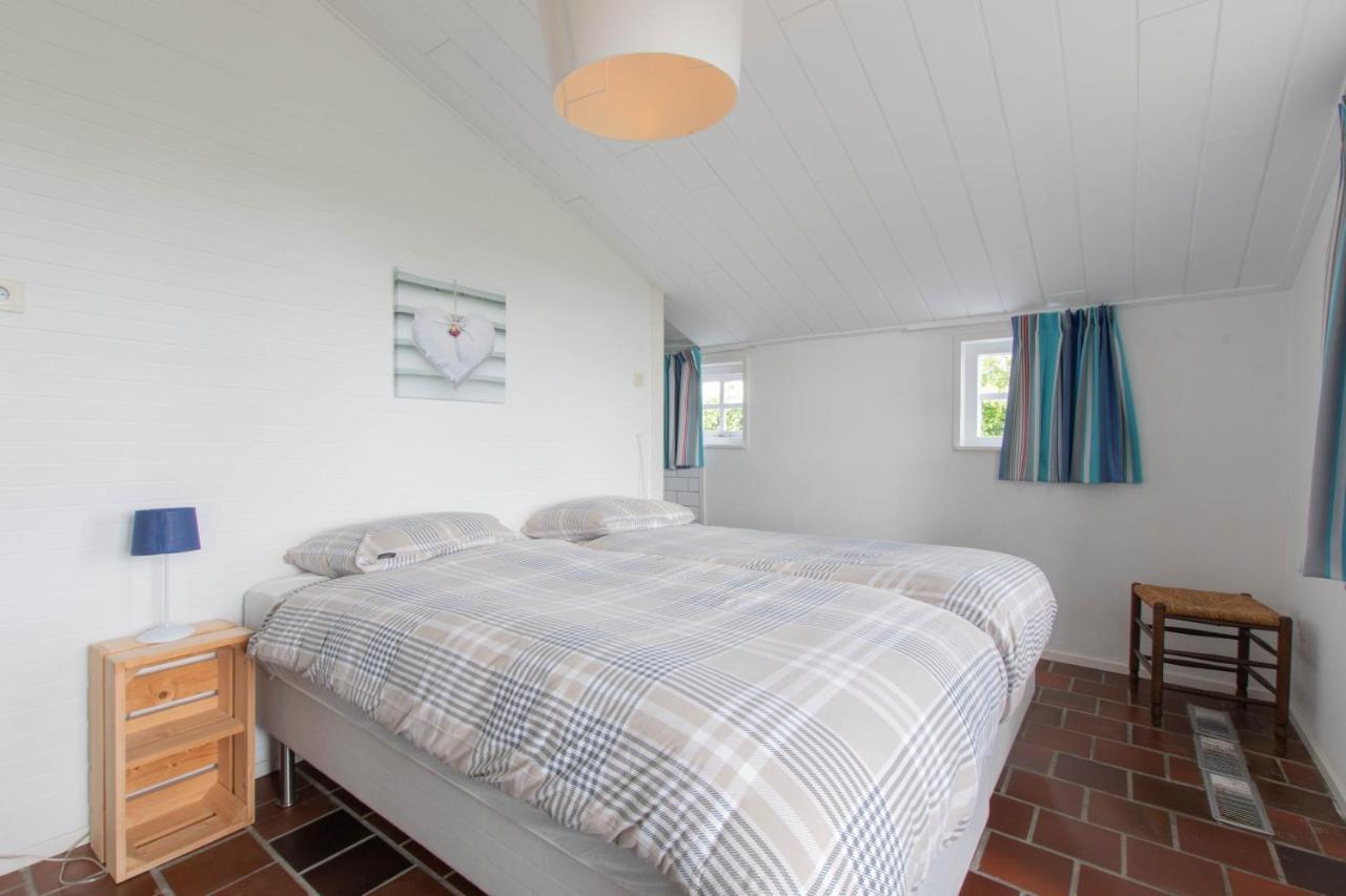 Prachtig Gelegen Vrijstaand Landhuis Hansweert Bagian luar foto
