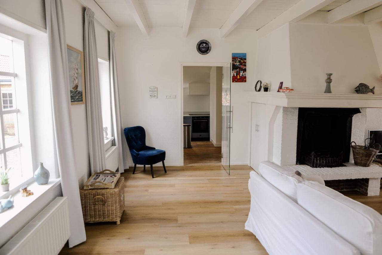 Prachtig Gelegen Vrijstaand Landhuis Hansweert Bagian luar foto